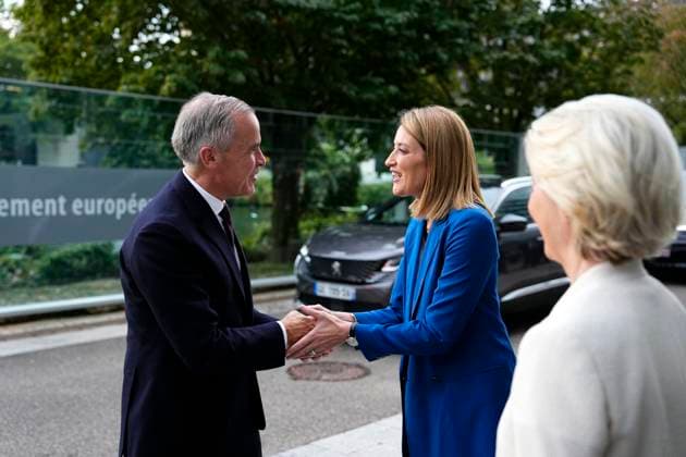 September 16, 2026, Strasbourg, France: Prime Minister Mark Carney is greeted by President of the European Parliament Roberta Metsola, centre, as President of the European Commission Ursula von der Leyen looks on, at the European Parliament in Strasbourg, France, on Wednesday, Sept. 16, 2026. Strasbourg France - ZUMAc35_ 20260916_zaf_c35_016 Copyright: xJustinxTangx