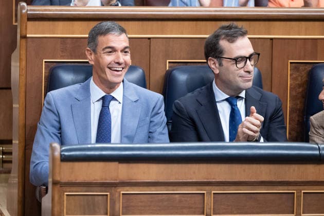 The Government Once Again Faces Questions from Congress Regarding the Crisis in Ceuta Prime Minister Pedro Sánchez (left) and First Vice President and Minister of Economy, Trade, and Business Carlos Cuerpo (right) during a question-and-answer session with the Government in the Congress of Deputies on September 16, 2026, in Madrid, Spain. The migration crisis that Ceuta has been experiencing since last July is once again the focus of the opposition’s questions to the government during the question period, with questions such as what the plans are for the autonomous city or whether the government believes that Spain’s image abroad has been tarnished by the irregular entry of migrants. SEPTEMBER 16 SEPTEMBER 2026 Jesús Hellí Madrid, Spain  Copyright: xJesusxHellinx 7778328