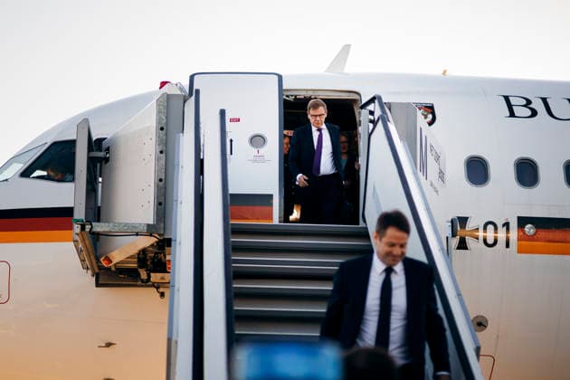 Johann Wadephul (CDU), Bundesaussenminister, aufgenommen bei der Ankunft am Flughafen Muenchen Franz Josef Strauss . Muenchen, 15.09.2026. Fotografiert im Auftrag des Auswaertigen Amtes (AA) Muenchen Deutschland Copyright: xFelixxZahnx