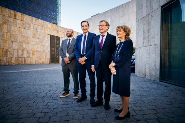 Johann Wadephul (CDU), Bundesaussenminister, trifft Charlotte Knobloch, Praesidentin der Israelitischen Kultusgemeinde Muenchen und Oberbayern zu einem Gespraech im Rahmen eines Besuchs der Israelitischen Kultusgemeinde Muenchen und Oberbayern. Muenchen, 15.09.2026. Fotografiert im Auftrag des Auswaertigen Amtes (AA) Muenchen Deutschland Copyright: xFelixxZahnx