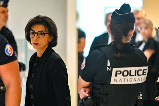 Rachida Dati, who received 900,000 euros in fees from Renault Nissan, is appearing before the Paris Criminal Court in a trial for corruption and influence peddling in Paris, France, on September 16, 2026. Six afternoons of hearings are scheduled, through September 28, to allow her to explain the 900,000 euros in legal fees paid by Renault-Nissan between 2010 and 2012, while she was a Member of the European Parliament. Christian Liewig Bestimage Rachida Dati, who received 900,000 euros in fees from Renault Nissan, is appearing before the Paris Criminal Court for a trial on charges of corruption and influence peddling in Paris, France, on September 16, 2026. Six afternoon hearings are scheduled, running until September 28, to allow her to ex  Copyright: xChristianxLiewigx xBestimagexChristianxLiewigx xBestimagex