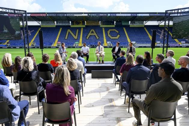 breda, The Netherlands, 2026-09-16 14:06:54 BREDA, 14-02-2026, NAC Breda Queen Maxima attends a meeting of the Cinetree Foundation regarding the documentary *Echte Mannen Huilen Niet* (Real Men Don t Cry) at the NAC Breda stadium. This documentary focuses on the mental health of men in the world of football. PHOTO: NLBeeld Patrick van Emst In the photo: Hanna Verboom in conversation with Gianni Zuiverloon, founder of Play Mental Foundation, Thomas Marijnissen, former professional footballer at NAC and one of the main characters in the documentary, Martijn Reuser, former professional footballers, and Jan-Paul van der Velden. Credit: NL Beeld Patrick van Emst  Copyright: xx x