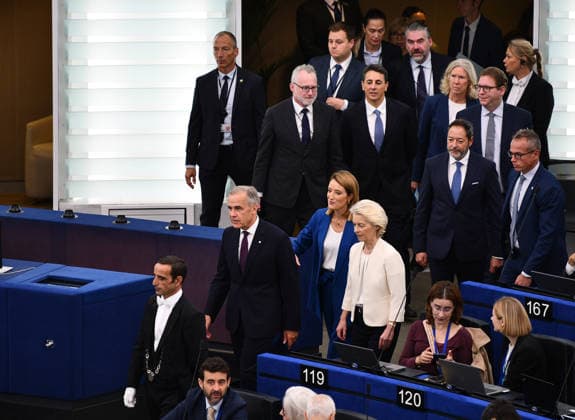 Mark Carney and Ursula von der Leyen at the European Parliament in Strasbourg STRASBOURG, FRANCE - SEPTEMBER 16: Canadian Prime Minister Mark Carney, European Parliament President Roberta Metsola and European Commission President Ursula von der Leyen enter the hemicycle of the European Parliament in Strasbourg, France on September 16, 2026. European Commission President Ursula von der Leyen delivers her 2026 State of the Union address as Canadian Prime Minister Mark Carney attends the debate as guest of honor. Ahmet Sel Anadolu Strasbourg France. Editorial use only. Please get in touch for any other usage.  Copyright: x2026xAnadoluxAhmetxSelx