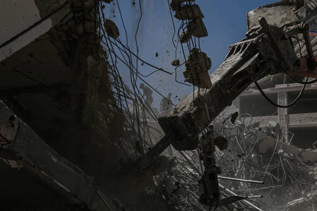 September 16, 2026, Palestine: Gaza Civil Defense teams rescue people from a collapsed building on in the Al-Sinaa area west of Gaza City, Gaza. Initial reports indicated multiple people had died and dozens were missing. Palestine - ZUMAe144 20260916_zip_e144_025 Copyright: xMohammadxAbuxElsebahx
