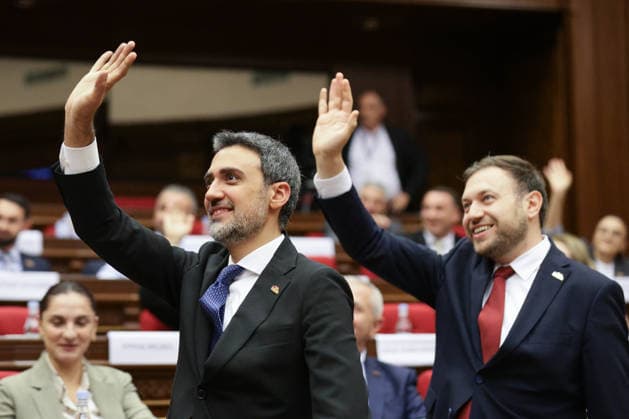 ARMENIA, YEREVAN - SEPTEMBER 16, 2026: Aram Vardevanyan (L), Vice Speaker of the National Assembly, and Tigran Abramyan, member of the Strong Armenia opposition party, attend the second session of the Armenian Parliament of the 9th convocation Yerevan Armenia  - ZUMAt113 20260916_zaa_t113_487 Copyright: xAlexanderxPatrinx