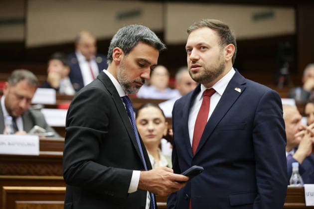 ARMENIA, YEREVAN - SEPTEMBER 16, 2026: Aram Vardevanyan (L), Vice Speaker of the National Assembly, and Tigran Abramyan, member of the Strong Armenia opposition party, attend the second session of the Armenian Parliament of the 9th convocation Yerevan Armenia  - ZUMAt113 20260916_zaa_t113_492 Copyright: xAlexanderxPatrinx