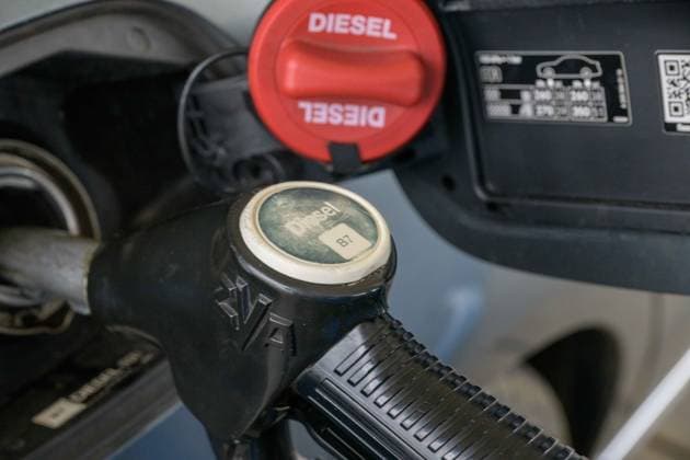 Zapfpistole für Diesel an einer Tankstelle , HOCKENHEIM, Deutschland 16.09.2026: Eine Zapfpistole für Diesel-Kraftstoff an einer Tankstelle. Symbolbild für Spritpreise und Kraftstoffkosten.