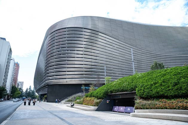 September 16, 2026, Madrid, Madrid, SPAIN: Exterior view of the Santiago BERNABEU STADIUM, home of Real Madrid CF, on Paseo de la Castellana, with the aesthetic renovation works almost completed. Madrid SPAIN - ZUMAc270 20260916_zip_c270_001 Copyright: xDavidxCruzxSanzx