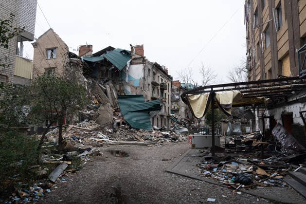 September 16, 2026, Sloviansk, Donetsk Oblast, Ukraine: Buildings heavily damaged following a Russian missile attack in Sloviansk, Donetsk region, Ukraine. The attack destroyed parts of several residential buildings, leaving debris scattered across the surrounding area. Sloviansk Ukraine - ZUMAm350 20260916_zip_m350_007 Copyright: xCameronxJones-Manleyx