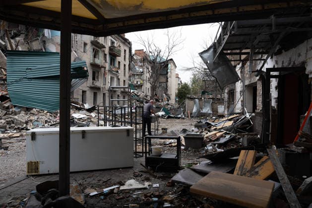 September 16, 2026, Sloviansk, Donetsk Oblast, Ukraine: Buildings heavily damaged following a Russian missile attack in Sloviansk, Donetsk region, Ukraine. The attack destroyed parts of several residential buildings, leaving debris scattered across the surrounding area. Sloviansk Ukraine - ZUMAm350 20260916_zip_m350_009 Copyright: xCameronxJones-Manleyx