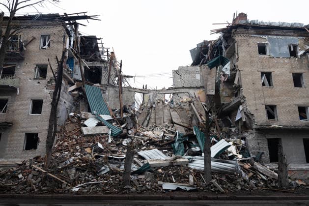September 16, 2026, Sloviansk, Donetsk Oblast, Ukraine: Buildings heavily damaged following a Russian missile attack in Sloviansk, Donetsk region, Ukraine. The attack destroyed parts of several residential buildings, leaving debris scattered across the surrounding area. Sloviansk Ukraine - ZUMAm350 20260916_zip_m350_011 Copyright: xCameronxJones-Manleyx