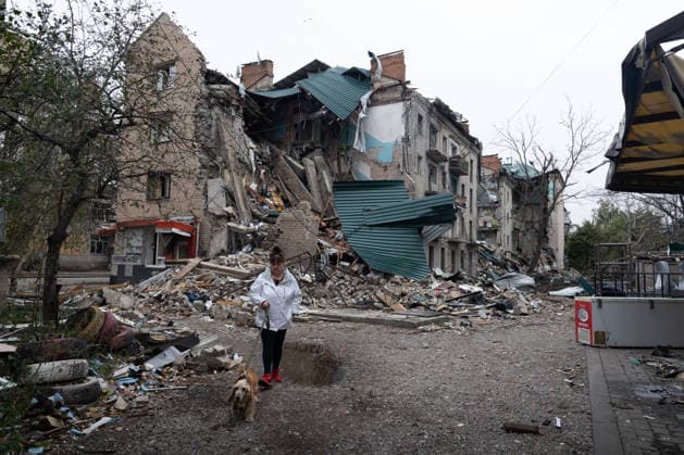 September 16, 2026, Sloviansk, Donetsk Oblast, Ukraine: Buildings heavily damaged following a Russian missile attack in Sloviansk, Donetsk region, Ukraine. The attack destroyed parts of several residential buildings, leaving debris scattered across the surrounding area. Sloviansk Ukraine - ZUMAm350 20260916_zip_m350_010 Copyright: xCameronxJones-Manleyx