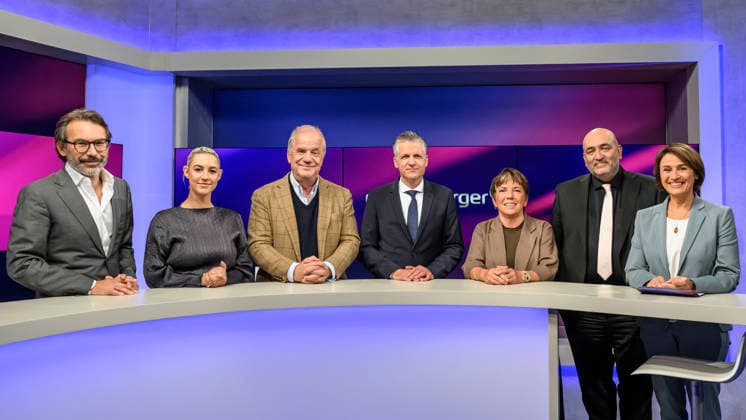 im Bild v.l.: Rene Pfister (Der Spiegel), Victoria Reichelt (Journalistin), Hubertus Meyer-Burckhardt (Moderator und TV-Produzent), Thorsten Frei, CDU (Unionsfraktionsvorsitzender), Margot Käßmann (Theologin), Omid Nouripour, Bündnis 90 Die Grünen (Bundestagsvizepräsident), Sandra Maischberger, GER, Berlin, Studio, zu Gast bei Maischberger, politische Talkshow, TV, Format, mit Moderatorin Sandra Maischberger, Das Erste, aus Adlershof Am Studio 20, 16.09.2026, Copyright: HMBxMedia UwexKoch