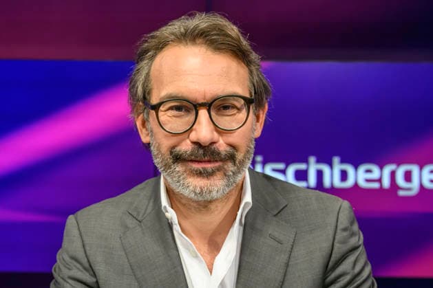 im Bild v.l.: Rene Pfister (Der Spiegel), GER, Berlin, Studio, zu Gast bei Maischberger, politische Talkshow, TV, Format, mit Moderatorin Sandra Maischberger, Das Erste, aus Adlershof Am Studio 20, 16.09.2026, Copyright: HMBxMedia UwexKoch