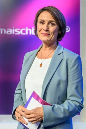 im Bild v.l.: Sandra Maischberger, GER, Berlin, Studio, zu Gast bei Maischberger, politische Talkshow, TV, Format, mit Moderatorin Sandra Maischberger, Das Erste, aus Adlershof Am Studio 20, 16.09.2026, Copyright: HMBxMedia UwexKoch