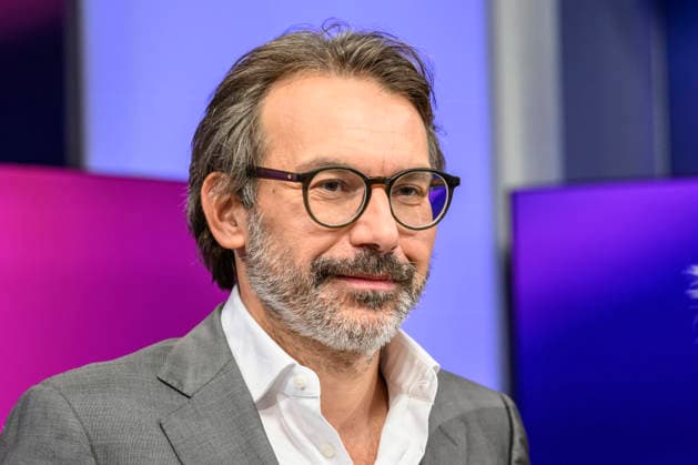 im Bild v.l.: Rene Pfister (Der Spiegel), GER, Berlin, Studio, zu Gast bei Maischberger, politische Talkshow, TV, Format, mit Moderatorin Sandra Maischberger, Das Erste, aus Adlershof Am Studio 20, 16.09.2026, Copyright: HMBxMedia UwexKoch