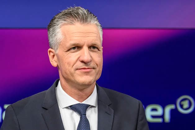 im Bild v.l.: Thorsten Frei, CDU (Unionsfraktionsvorsitzender), GER, Berlin, Studio, zu Gast bei Maischberger, politische Talkshow, TV, Format, mit Moderatorin Sandra Maischberger, Das Erste, aus Adlershof Am Studio 20, 16.09.2026, Copyright: HMBxMedia UwexKoch