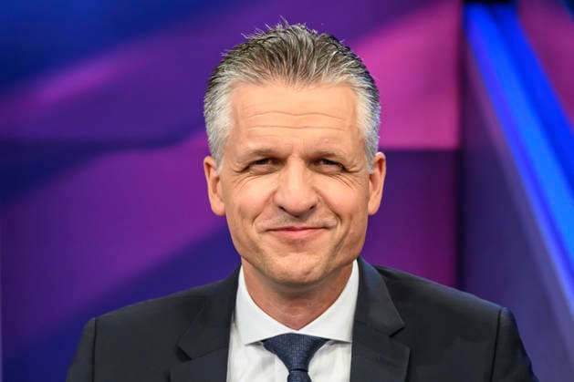 im Bild v.l.: Thorsten Frei, CDU (Unionsfraktionsvorsitzender), GER, Berlin, Studio, zu Gast bei Maischberger, politische Talkshow, TV, Format, mit Moderatorin Sandra Maischberger, Das Erste, aus Adlershof Am Studio 20, 16.09.2026, Copyright: HMBxMedia UwexKoch