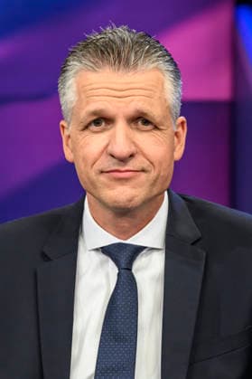 im Bild v.l.: Thorsten Frei, CDU (Unionsfraktionsvorsitzender), GER, Berlin, Studio, zu Gast bei Maischberger, politische Talkshow, TV, Format, mit Moderatorin Sandra Maischberger, Das Erste, aus Adlershof Am Studio 20, 16.09.2026, Copyright: HMBxMedia UwexKoch