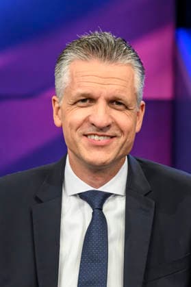 im Bild v.l.: Thorsten Frei, CDU (Unionsfraktionsvorsitzender), GER, Berlin, Studio, zu Gast bei Maischberger, politische Talkshow, TV, Format, mit Moderatorin Sandra Maischberger, Das Erste, aus Adlershof Am Studio 20, 16.09.2026, Copyright: HMBxMedia UwexKoch