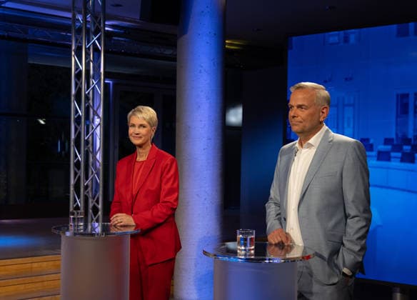 Mecklenburg-Vorpommern state election campaign continues in Germany SCHWERIN, GERMANY - SEPTEMBER 16: Mecklenburg-Vorpommern Minister-President Manuela Schwesig of the Social Democratic Party (SPD) and Leif-Erik Holm of the Alternative for Germany (AfD) pose ahead of a televised election debate hosted by NDR in Schwerin, Germany, on September 16, 2026, ahead of the state election on September 20. Somaya Abdelrahman Anadolu Schwerin Germany. Editorial use only. Please get in touch for any other usage.  Copyright: x2026xAnadoluxSomayaxAbdelrahmanx
