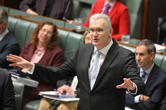 QUESTION TIME, Minister for Home Affairs Tony Burke during Question Time in the House of Representatives at Parliament House in Canberra, Thursday, September 17, 2026. ( NO ARCHIVING CANBERRA AUSTRALIAN CAPITAL TERRITORY Australia  Copyright: xMICKxTSIKASx 20260917121541833830