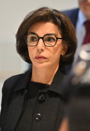 Rachida Dati, who received 900,000 euros in fees from Renault Nissan, appeared before the Paris Criminal Court in a trial for corruption and influence peddling in Paris, France, on September 16, 2026. Six afternoons of hearings are scheduled through September 28 to allow her to explain the 900,000-euro legal fees paid by Renault-Nissan between 2010 and 2012, while she was a Member of the European Parliament. Christian Liewig Bestimage Rachida Dati, who received Ä900,000 in fees from Renault Nissan, is appearing before the Paris Criminal Court for a trial on charges of corruption and influence peddling in Paris, France, on September 16, 2026. Six afternoon hearings are scheduled, running through September 28, to allow her to explain the 900  Copyright: xChristianxLiewigx xBestimagexChristianxLiewigx xBestimagex