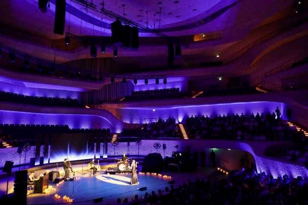 ABB LEONY- Leony die deutsche Popsaengerin bei ihrem Auftritt singen Konzert im grossen Saal der Elbphilharmonie beim E.On New Energy Experience am 16.09.2026 in Hamburg