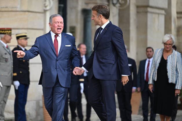 President Macron Welcomes King Abdullah II Of Jordan At Hotel Des Invalides - Paris Jordan’s King Abdullah II is welcomed by French President Emmanuel Macron at the Hôtel des Invalides in Paris, France, on September 17, 2026, ahead of a meeting focused on Lebanon’s sovereignty and security and support for the Lebanese Armed Forces. Photo by Jeanne Accorsini Pool ABACAPRESS.COM PARIS France  Copyright: xAccorsinixJeanne Pool ABACAx