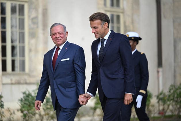 President Macron Welcomes King Abdullah II Of Jordan At Hotel Des Invalides - Paris Jordan’s King Abdullah II is welcomed by French President Emmanuel Macron at the Hôtel des Invalides in Paris, France, on September 17, 2026, ahead of a meeting focused on Lebanon’s sovereignty and security and support for the Lebanese Armed Forces. Photo by Jeanne Accorsini Pool ABACAPRESS.COM PARIS France  Copyright: xAccorsinixJeanne Pool ABACAx