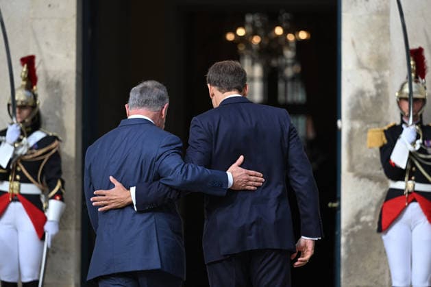 President Macron Welcomes King Abdullah II Of Jordan At Hotel Des Invalides - Paris Jordan’s King Abdullah II is welcomed by French President Emmanuel Macron at the Hôtel des Invalides in Paris, France, on September 17, 2026, ahead of a meeting focused on Lebanon’s sovereignty and security and support for the Lebanese Armed Forces. Photo by Jeanne Accorsini Pool ABACAPRESS.COM PARIS France  Copyright: xAccorsinixJeanne Pool ABACAx