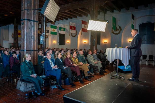 Army Summit 2026 Oslo 20260917. Haeren og Den norske AtlanterhavskomitÃ arrangerer Army Summit 2026 pa Akerhus festning i Oslo. Army Summit handler om bygging av europeisk og norsk landforsvar. Foto: Heiko Junge NTB Oslo Norge 5nvPI5yOrow EDITORIAL USE ONLY Ref:_BNC_POL5nvPI5yOrow.jpg Copyright: xHeikoxJungex xNTBx