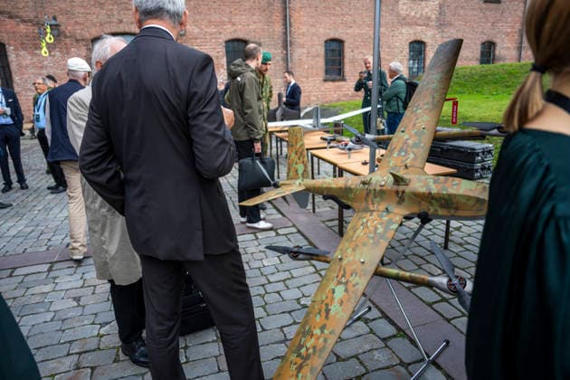 Army Summit 2026 Oslo 20260917. Militaere droner pa utstilling utenfor Army Summit pa Akerhus festning. Haeren og Den norske AtlanterhavskomitÃ arrangerer Army Summit 2026 som handler om bygging av europeisk og norsk landforsvar. Foto: Heiko Junge NTB Oslo Norge p1OWq4qK4uM EDITORIAL USE ONLY Ref:_BNC_POLp1OWq4qK4uM.jpg Copyright: xHeikoxJungex xNTBx
