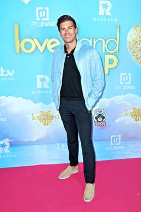 LOVE ISLAND VIP . Josh Stanley anläßlich der LOVE ISLAND VIP Premiere und Screening am 16.09.2026 auf Schloss Arff Köln. 20260916MWI150284