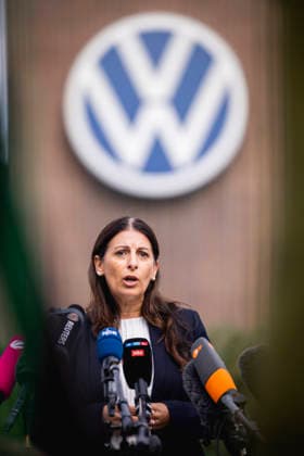 Daniela Cavallo, Präsidentin des Europäischen und Weltkonzernbetriebsrates (EKBR WKBR) von Volkswagen, aufgenommen im Rahmen einer Pressekonferenz in Wolfsburg, 17.09.2026. Fotografiert im Auftrag des Bundesfinanzministeriums Wolfsburg Deutschland Copyright: xJulianexSonntag BMFx