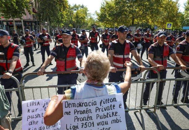 Protest in front of the Albanian Parliament in Tirana, Albania Protesters face police officers during a demonstration near the Albanian Parliament in Tirana, Albania, against the government following months of protests against a planned luxury tourism complex project in the protected area of Narta Lagoon in the city of Vlore, backed by a company linked to US President Donald Trump son-in-law, Jared Kushner, and his wife, Ivanka Trump here In Tirana, Albania, on September 17, 2026. Tirana Albania Copyright: xMatrixxImages ArmandoxBabanix