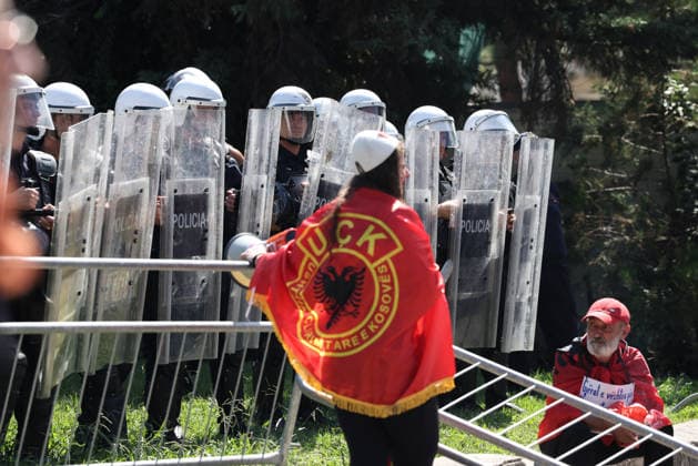 Protest in front of the Albanian Parliament in Tirana, Albania Protesters face police officers during a demonstration near the Albanian Parliament in Tirana, Albania, against the government following months of protests against a planned luxury tourism complex project in the protected area of Narta Lagoon in the city of Vlore, backed by a company linked to US President Donald Trump son-in-law, Jared Kushner, and his wife, Ivanka Trump here In Tirana, Albania, on September 17, 2026. Tirana Albania Copyright: xMatrixxImages ArmandoxBabanix