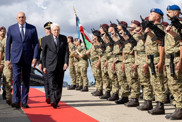 September 17, 2026, Monte Romano, Rome, Italy: Monte Romano - President Sergio Mattarella, accompanied by Guido Crosetto, Minister of Defense, and Gen. Carmine Masiello, Chief of Staff of the Army, reviews the unit deployed with its flag and band, during the Italian Army s AEGIS 26 exercise at the Monte Romano firing range today, September 17, 2026. Monte Romano Italy - ZUMAa289 20260917_zia_a289_003 Copyright: xGiandottixUffxStampax xAgfx
