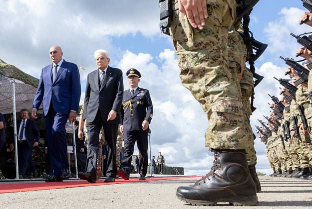 September 17, 2026, Monte Romano, Rome, Italy: Monte Romano - President Sergio Mattarella, accompanied by Guido Crosetto, Minister of Defense, and Gen. Carmine Masiello, Chief of Staff of the Army, reviews the unit deployed with its flag and band, during the Italian Army s AEGIS 26 exercise at the Monte Romano firing range today, September 17, 2026. Monte Romano Italy - ZUMAa289 20260917_zia_a289_004 Copyright: xGiandottixUffxStampax xAgfx