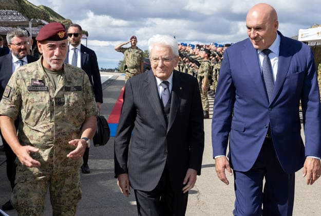 September 17, 2026, Monte Romano, Rome, Italy: Monte Romano - President Sergio Mattarella was welcomed by Guido Crosetto, Minister of Defense, and Gen. Carmine Masiello, Chief of Staff of the Italian Army, during the Italian Army s AEGIS 26 exercise at the Monte Romano firing range today, September 17, 2026. Monte Romano Italy - ZUMAa289 20260917_zia_a289_005 Copyright: xGiandottixUffxStampax xAgfx