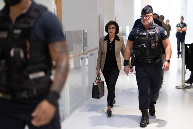 Rachida Dati trial on corruption charges - Paris Former French culture minister Rachida Dati arrives at the Paris courthouse for her trial on corruption charges, along with Former Renault-Nissan executive Carlos Ghosn, in Paris on September 17, 2026. Photo by Raphael Lafargue ABACAPRESS.COM Paris France  Copyright: xLafarguexRaphael ABACAx