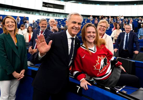 September 17, 2026, Strasbourg, France: Prime Minister Mark Carney poses for a photo with Terry Reintke, co-chair of Group of the Greens European Free Alliance in the European Parliament, who wore a Team Canada ice hockey jersey to attend Carney s address to the European Parliament in Strasbourg, France, on Thursday, Sept. 17, 2026. Strasbourg France  - ZUMAc35_ 20260917_zaf_c35_023 Copyright: xJustinxTangx