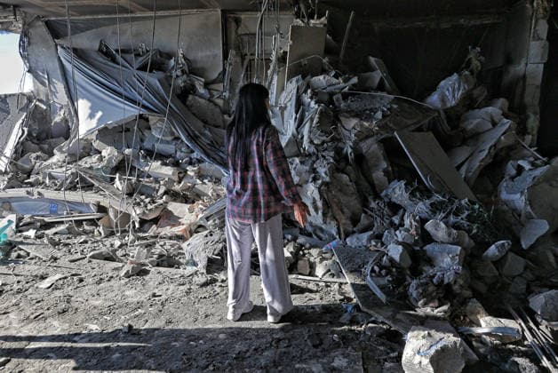A woman examines an apartment destroyed by a nighttime Russian drone strike on a 19-storey block of flats in Odesa, Ukraine, September 17, 2026. Ten apartments between the 14th and 16th floors sustained significant damage. Three people, including a four-year-old child, were injured. (Photo by Nina Liashonok Ukrinform) Overnight Russian attack damages 19-storey apartment block in Odesa  Copyright: xNinaxLiashonokx