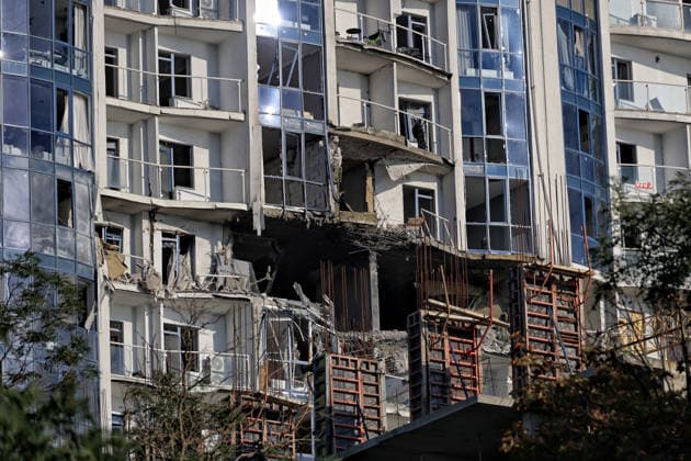 A 19-storey apartment block is damaged by a Russian drone strike in Odesa, Ukraine, September 17, 2026. Ten apartments between the 14th and 16th floors sustained significant damage. Three people, including a four-year-old child, were injured. (Photo by Nina Liashonok Ukrinform) Overnight Russian attack damages 19-storey apartment block in Odesa  Copyright: xNinaxLiashonokx