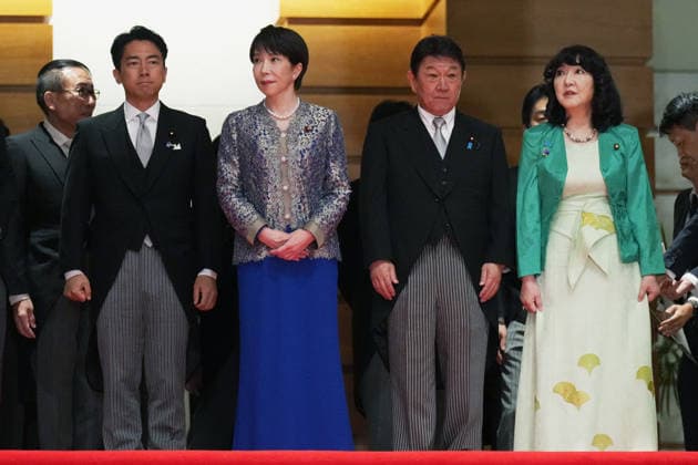 September 17, 2026, Tokyo, Japan: Japan s Prime Minister Sanae Takaichi, second left, and her cabinet members including Defense Minister Shinjiro Koizumi, from left, Foreign Minister Toshimitsu Motegi and Finance Minister Satsuki Katayama wait for a photo session at the prime minister s office in Tokyo, following a cabinet reshuffle. Tokyo Japan - ZUMAz114 20260917_zih_z114_017 Copyright: xPOOLx