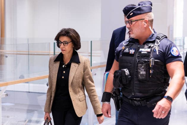 Rachida Dati, who received 900,000 euros in fees from Renault Nissan, appeared before the Paris Criminal Court in a trial for corruption and influence peddling in Paris, France, on September 17, 2026. Six afternoons of hearings are scheduled, through September 28, 2026, to allow her to explain the 900,000-euro legal fees paid by Renault-Nissan between 2010 and 2012, while she was a Member of the European Parliament. Tiphaine Lebely Bestimage Rachida Dati, who received 900,000 euros in fees from Renault-Nissan, appeared before the Paris Criminal Court on September 17, 2026, for a trial on charges of corruption and influence peddling. Six afternoon hearings are scheduled—running through September 28, 2026—to allow her to explain the 900,000  Copyright: xTiphainexLebelyx xBestimagexTiphainexLebelyx xBestimagex