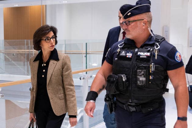 Rachida Dati, who received 900,000 euros in fees from Renault Nissan, appeared before the Paris Criminal Court in a trial for corruption and influence peddling in Paris, France, on September 17, 2026. Six afternoons of hearings are scheduled, through September 28, 2026, to allow her to explain the 900,000-euro legal fees paid by Renault-Nissan between 2010 and 2012, while she was a Member of the European Parliament. Tiphaine Lebely Bestimage Rachida Dati, who received 900,000 euros in fees from Renault-Nissan, appeared before the Paris Criminal Court on September 17, 2026, for a trial on charges of corruption and influence peddling. Six afternoon hearings are scheduled—running through September 28, 2026—to allow her to explain the 900,000  Copyright: xTiphainexLebelyx xBestimagexTiphainexLebelyx xBestimagex