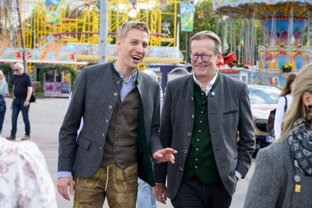 v.l. Dominik Krause (Oberbürgermeister von München) und Dr. Martin Leibhard (Augustiner Chef) - Offizieller Presserundgang auf dem Oktoberfest Wiesn, München 17.09.2026