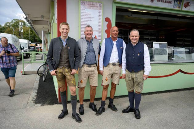 v.l. Dominik Krause (Oberbürgermeister von München), Christian Luff (PoschnerÂ s), Thomas Luff (PoschnerÂ s) und Christian Scharpf (Referent für Arbeit und Wirtschaft Wiesn-Chef) - Offizieller Presserundgang auf dem Oktoberfest Wiesn, München 17.09.2026