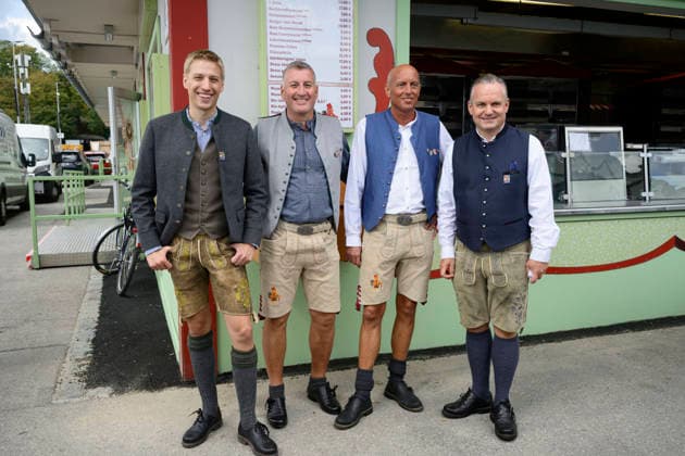 v.l. Dominik Krause (Oberbürgermeister von München), Christian Luff (PoschnerÂ s), Thomas Luff (PoschnerÂ s) und Christian Scharpf (Referent für Arbeit und Wirtschaft Wiesn-Chef) - Offizieller Presserundgang auf dem Oktoberfest Wiesn, München 17.09.2026